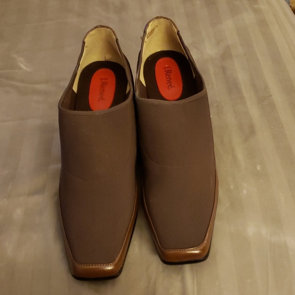 13 M J Renee Stretch Brown Solid Wedges
